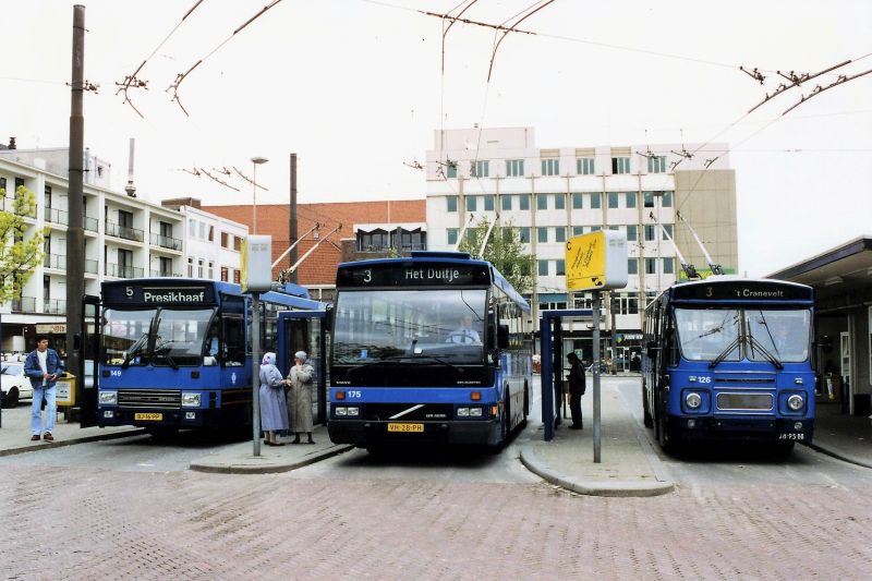 trolleybus